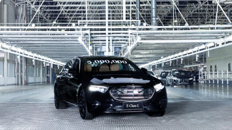 高質(zhì)量發(fā)展拾階而上攀新高 ——北京奔馳整車(chē)?yán)塾?jì)產(chǎn)量突破五百萬(wàn)輛